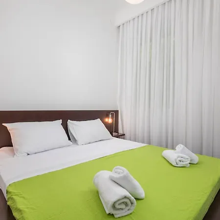 Apartman Lola *