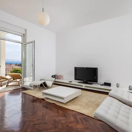 Lola Apartman Abbázia