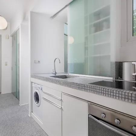 Lola Apartman