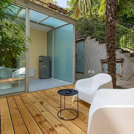 Lola Apartman